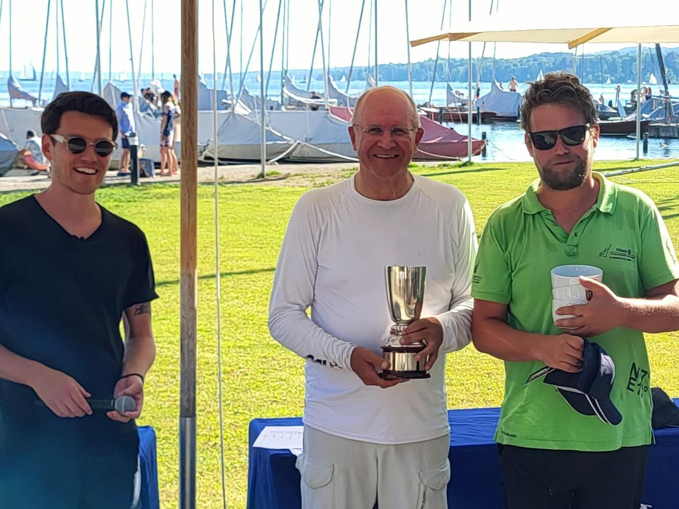 Christoph Zander gewinnt mit seinem H-Boot GER 1393 auch den Elfi-Pokal des Bayrischen Yacht-Clubs.