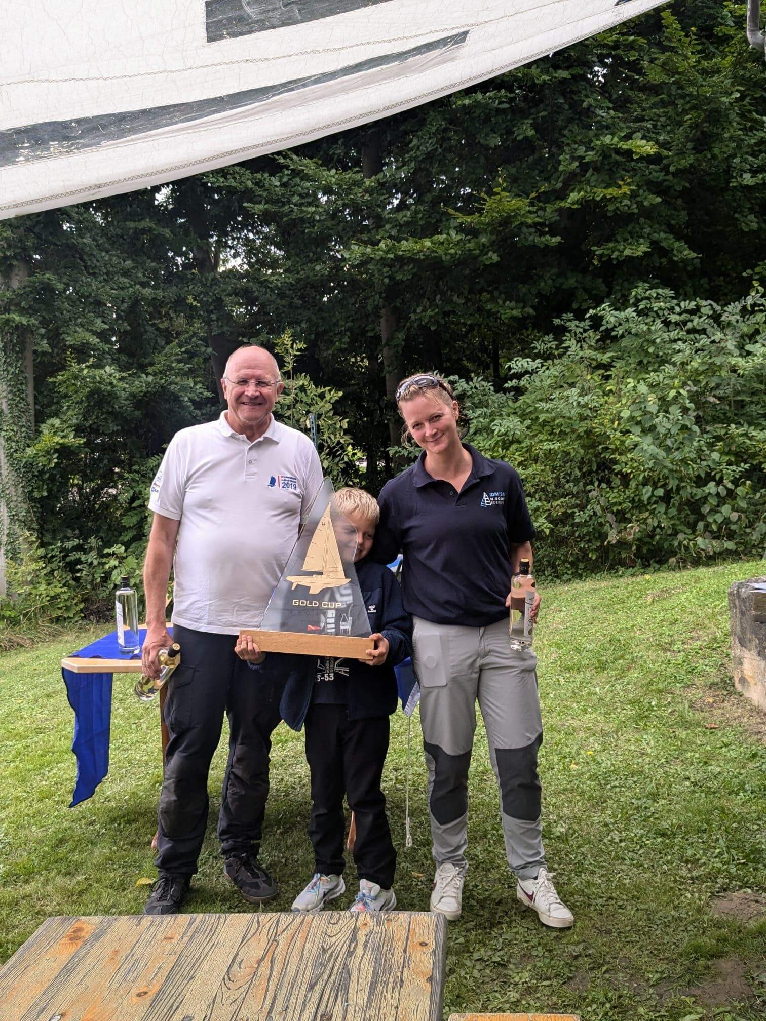 Christoph Zander, Flynn und Isabel Barie gewinnen den H-Boot Gold Cup am Möhnesee.