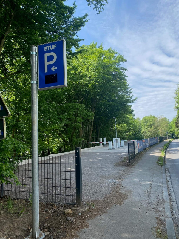 Zufahrt ETUF-Parkplatz Freiherr-vom-Stein-Straße.