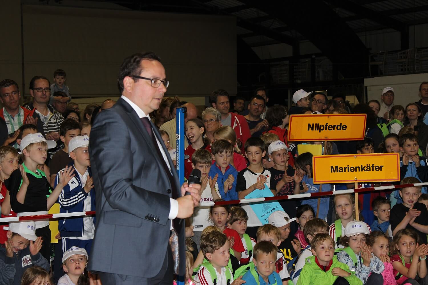 Der Oberbürgermeister der Stadt Essen besucht die ETUF Kinder-Talentiade.