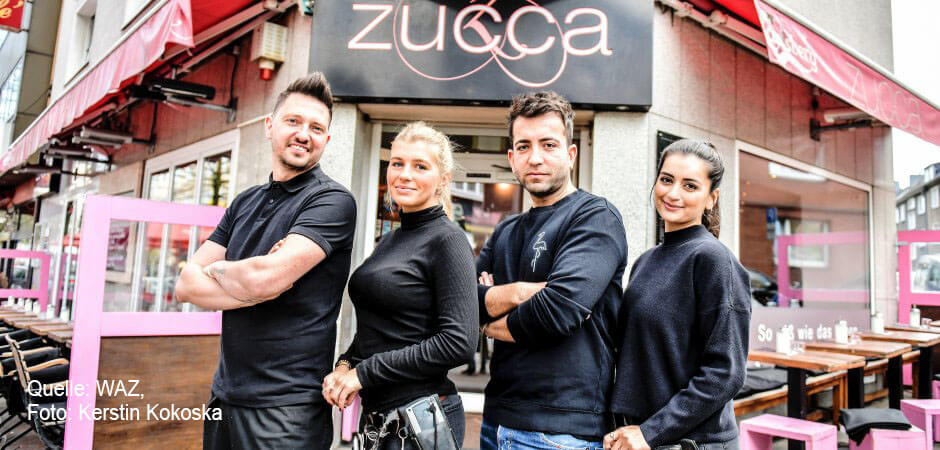Muzaffer „Muzzi“ Kök (2.v.r.) mit dem Team vom Zucca, Dennis Lauenroth, Nina Staudinger und Diana Aria (v.l.).