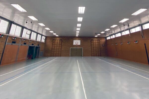 Neue LED Beleuchtung in der ETUF Turnhalle.