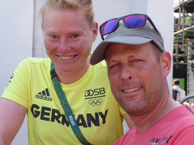 Ruderriege empfängt Olympiateilnehmerin.