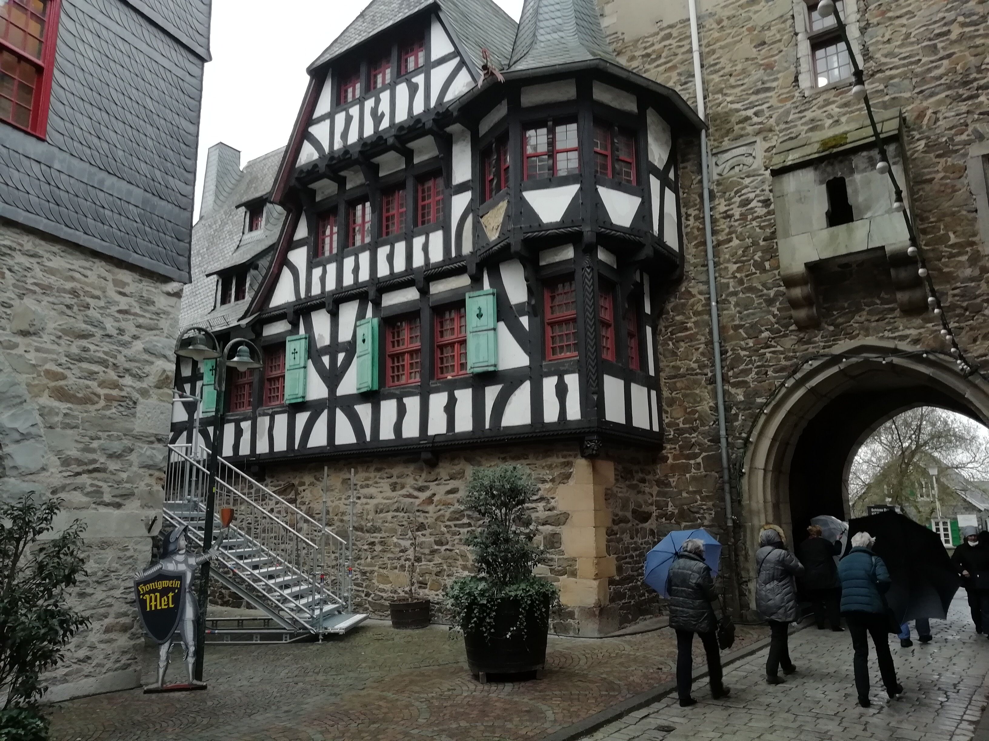 ETUF Kultur und Sport : Besichtigung von Schloss Burg