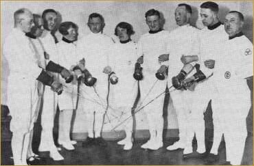 1930, Theo Osiander 5. v.l., Karl Wiemann 2. v.r.